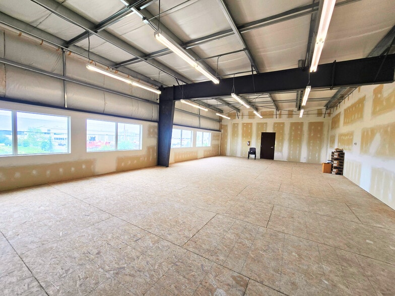 More Photos Of 7703 39 St, Leduc Manufacturing For Sale