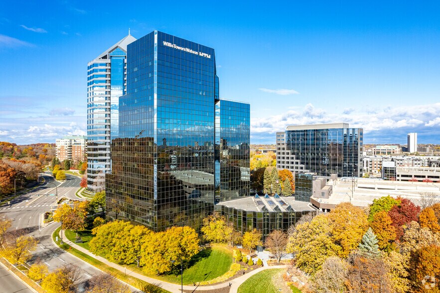 More Photos Of 8400 Normandale Lake Blvd, Bloomington Coworking Space