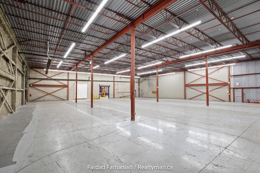 More Photos Of 42 Cardico Dr, Whitchurch-Stouffville Warehouse For Lease