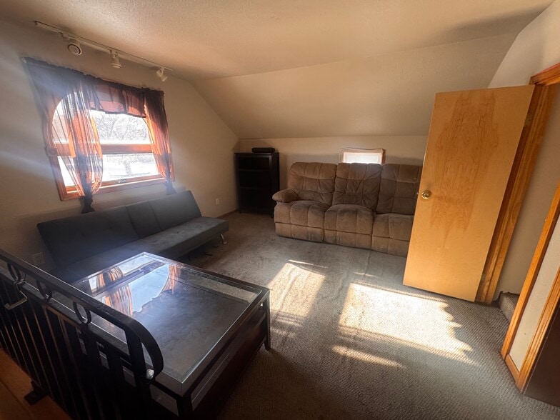 More Photos Of 1705 Columbus Ave, Bay City Restaurant For Sale