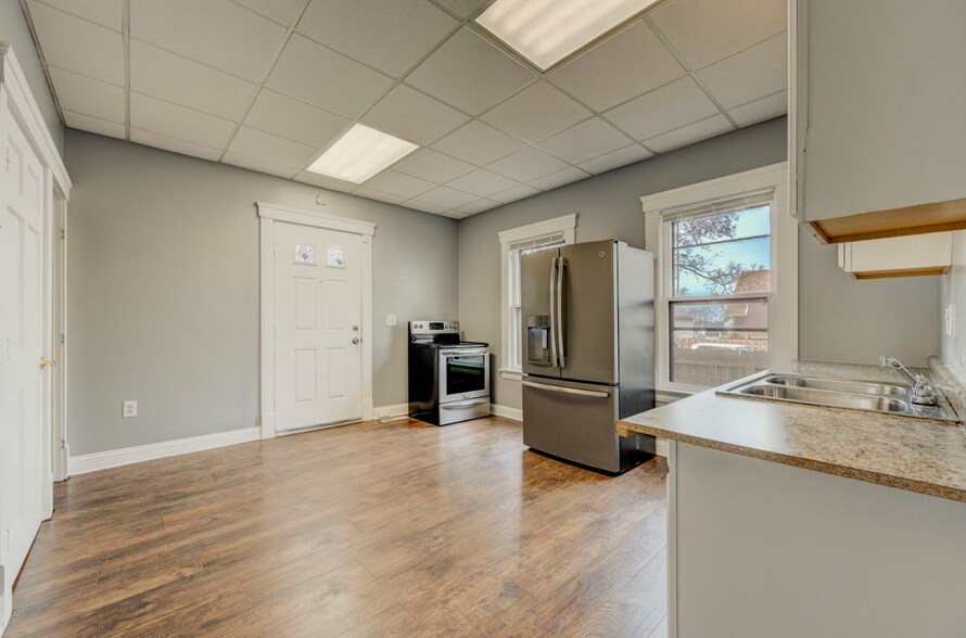 More Photos Of 4432 Pearl Rd, Cleveland Specialty For Sale