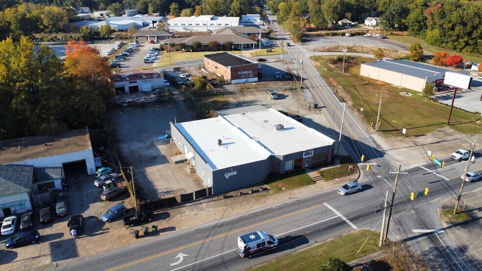 More Photos Of 1508 2nd Ave, Opelika Flex For Lease