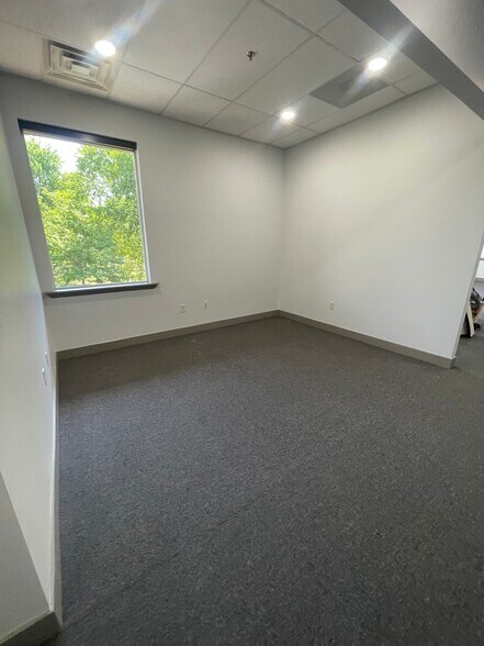 More Photos Of 11629 S 700 E, Draper Office For Sale