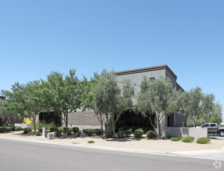 More Photos Of 170 S William Dillard Dr, Gilbert Warehouse For Sale
