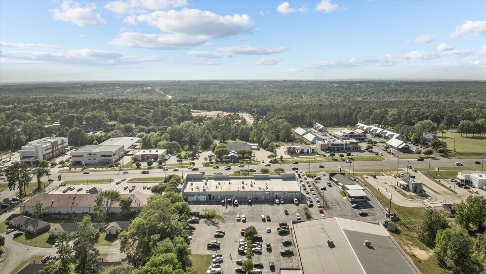 More Photos Of 7924 S Broadway, Tyler Storefront Retail Office For Sale