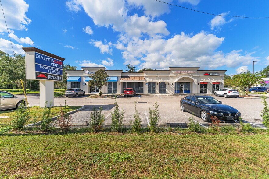 Primary Photo Of 7179-7187 Broad St, Brooksville Freestanding For Sale
