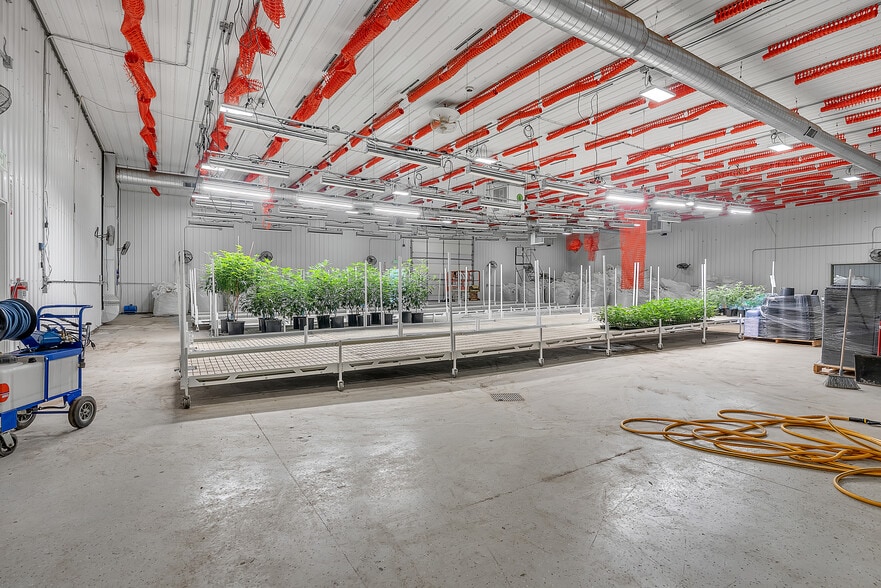 More Photos Of 21736 Bedford Rd N, Battle Creek Industrial For Sale