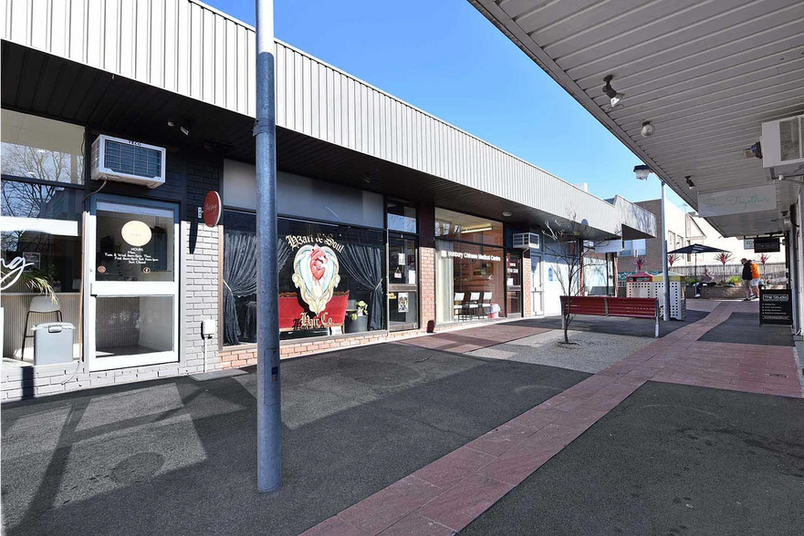 More Photos Of 2-8 Link Arc, Sunbury Storefront Retail Office For Lease