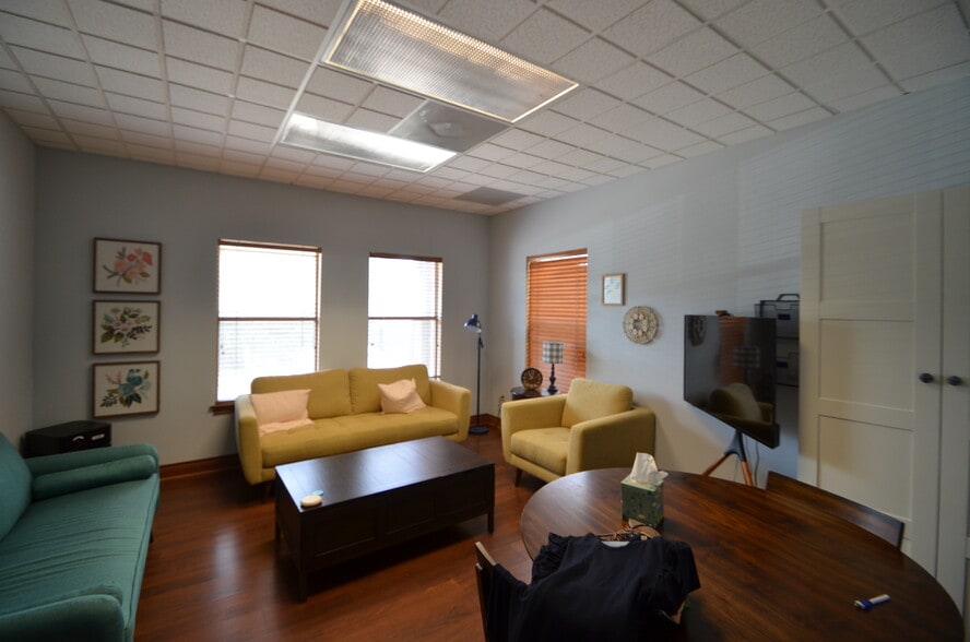 More Photos Of 205 Wild Basin Rd, Austin Office For Lease