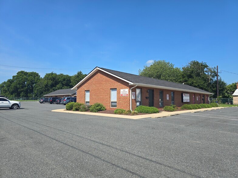 Primary Photo Of 213 N Main St, Smyrna Medical For Lease