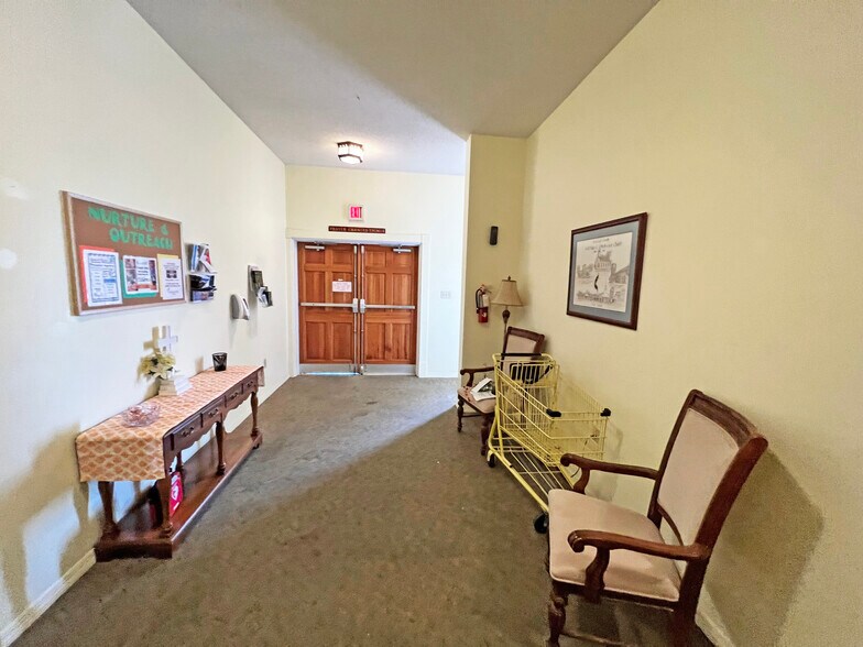 More Photos Of 600 S Grove St, Eustis Religious Facility For Sale