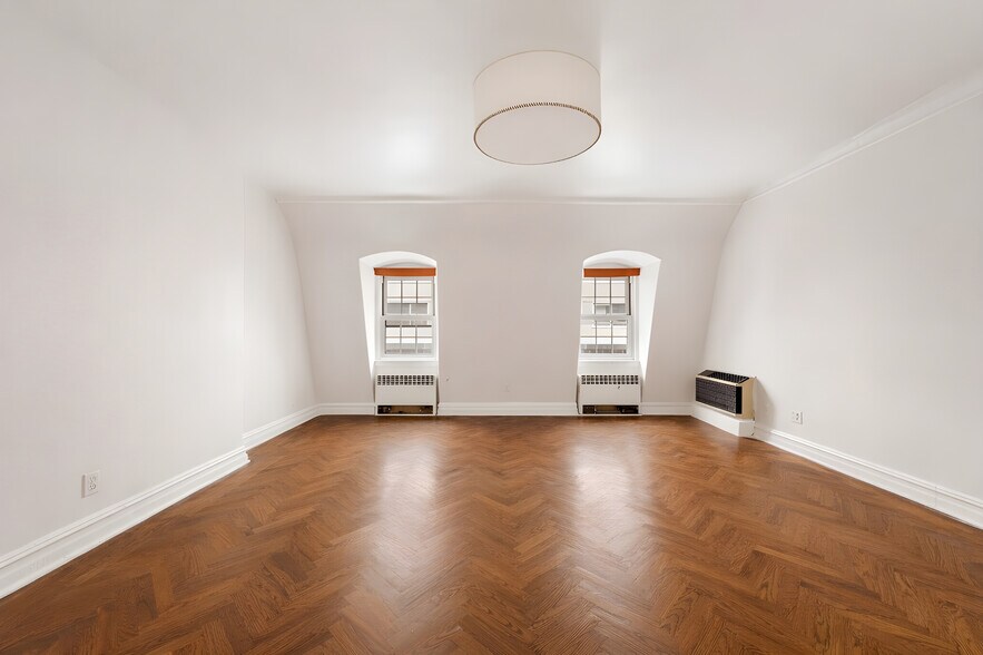 More Photos Of 52 E 69th St, New York Specialty For Sale