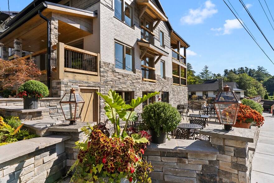 More Photos Of 870 Main St, Blowing Rock Restaurant For Sale