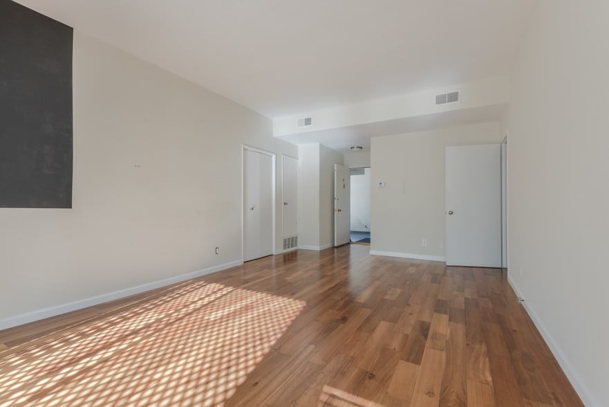 More Photos Of 1214 N Clark St, West Hollywood Apartments For Sale