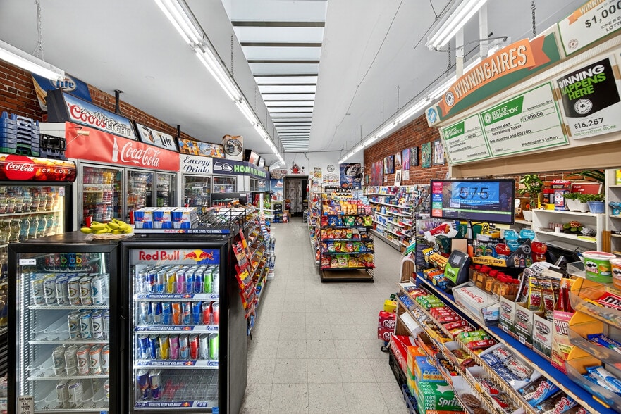 More Photos Of 1418 Hewitt Ave, Everett Storefront For Sale