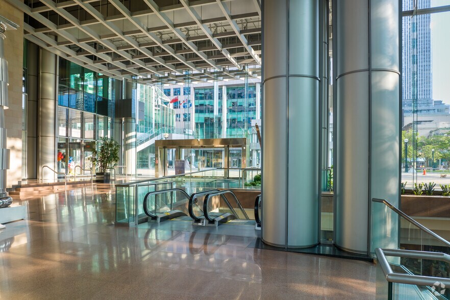 More Photos Of 200 Wellington St W, Toronto Office For Lease