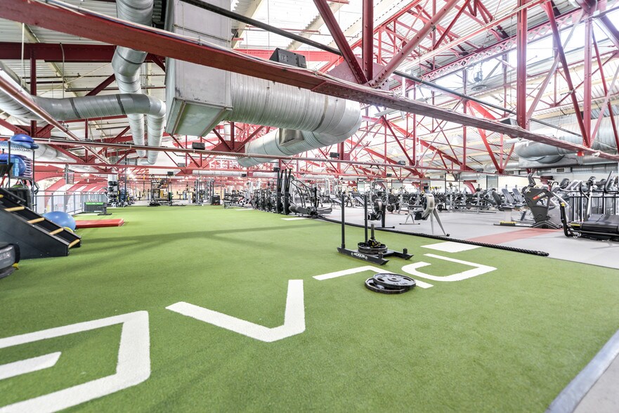 More Photos Of 111 W 11th Ave, New York Unknown For Lease