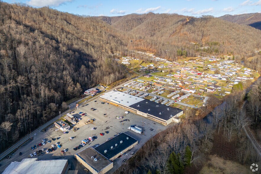 More Photos Of 539 Valley Dr, Oceana Storefront For Sale