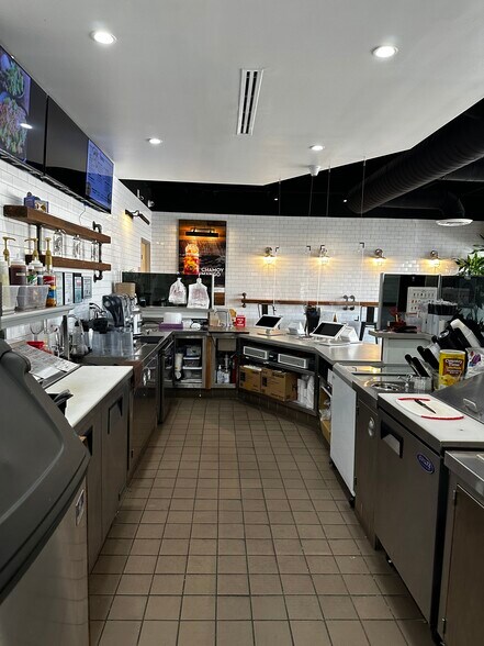More Photos Of 11301-11329 Katy Fwy, Houston General Retail For Sale