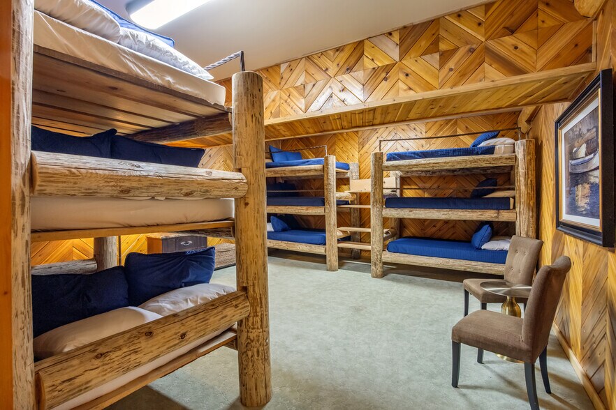 More Photos Of 1613 Black Canyon Rd, Heber Lodge Meeting Hall For Sale