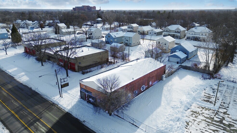 More Photos Of 1545 Martin L King Ave, Flint Freestanding For Sale