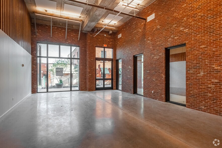 More Photos Of 701 W Magnolia Ave, Fort Worth Unknown For Lease