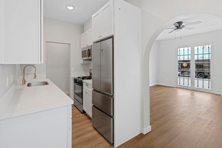 More Photos Of 1827 E 4th St, Long Beach Apartments For Sale