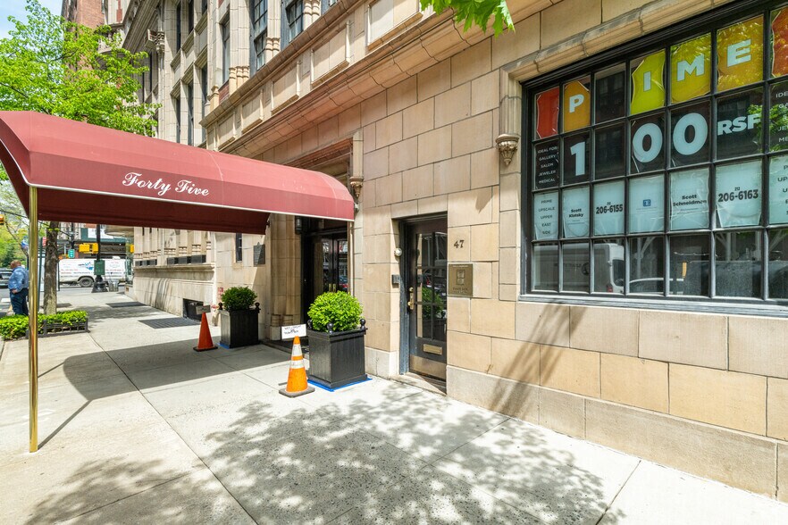 More Photos Of 45 E 66th St, New York Apartments For Lease