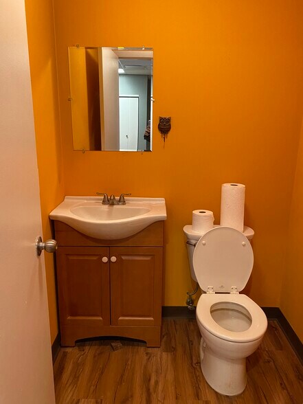 More Photos Of 300 Industrial Pky, Chagrin Falls Light Manufacturing For Lease