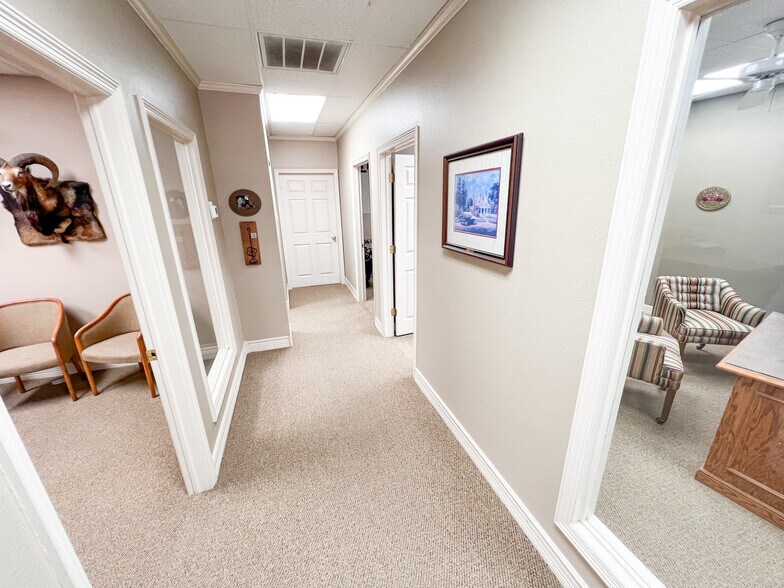 More Photos Of 4200 N Midland Dr, Midland Office For Lease