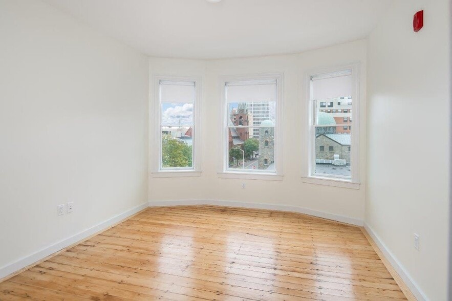 More Photos Of 22 Magazine St, Cambridge Apartments For Sale