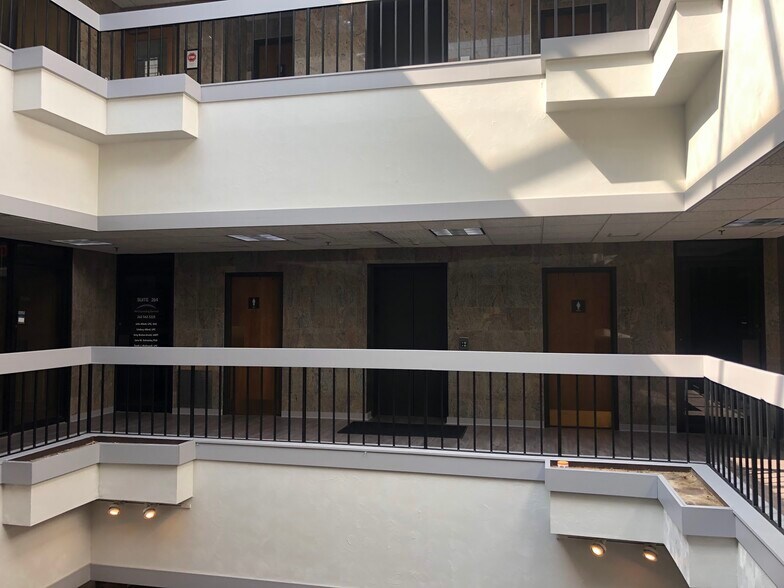 More Photos Of 2727 N Grandview Blvd, Waukesha Office For Sale
