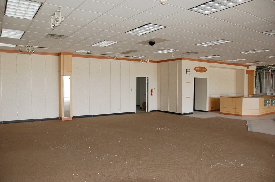 More Photos Of 417 Frankford Ave, Lubbock General Retail For Sale