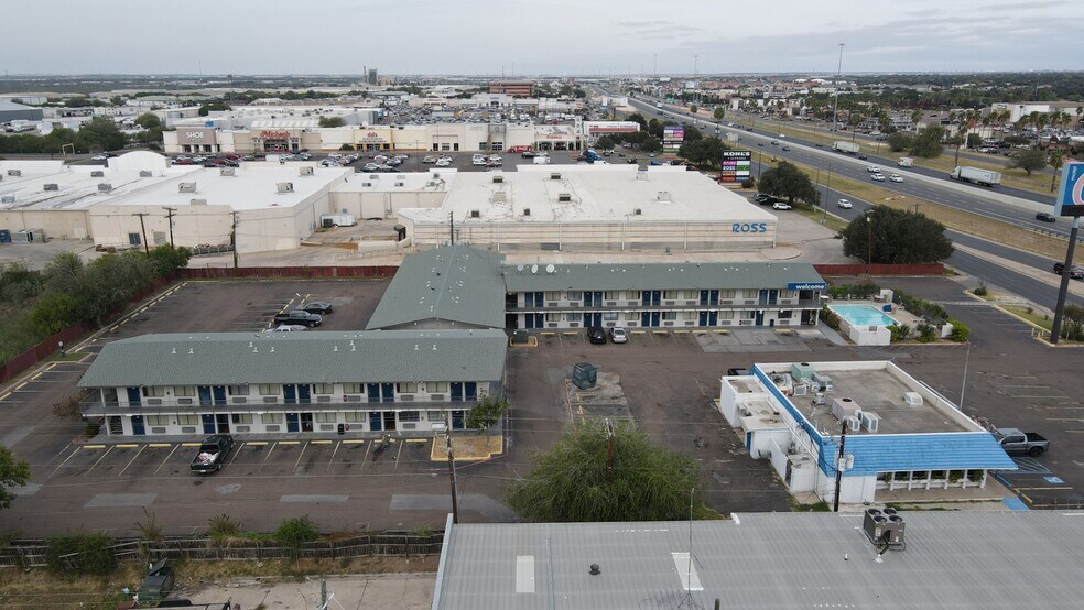 More Photos Of 5310 San Bernardo Ave, Laredo Hotel For Sale