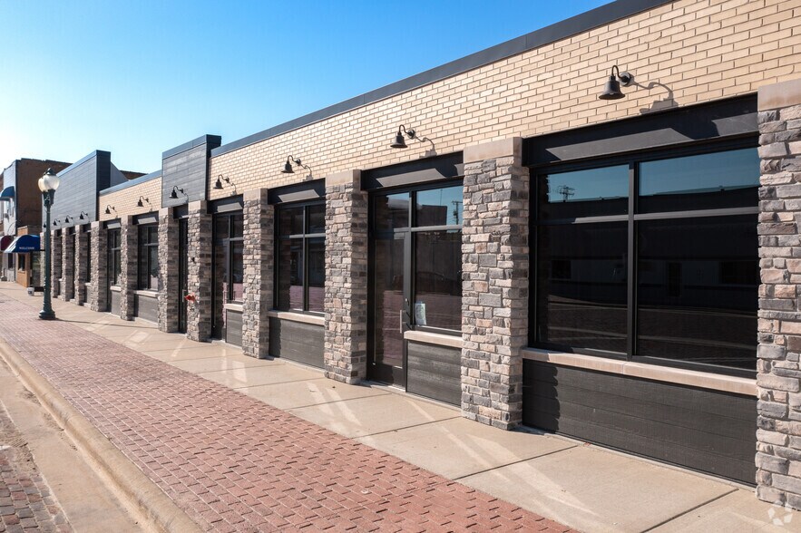 More Photos Of 125 E State St, Cherry Valley Restaurant For Lease