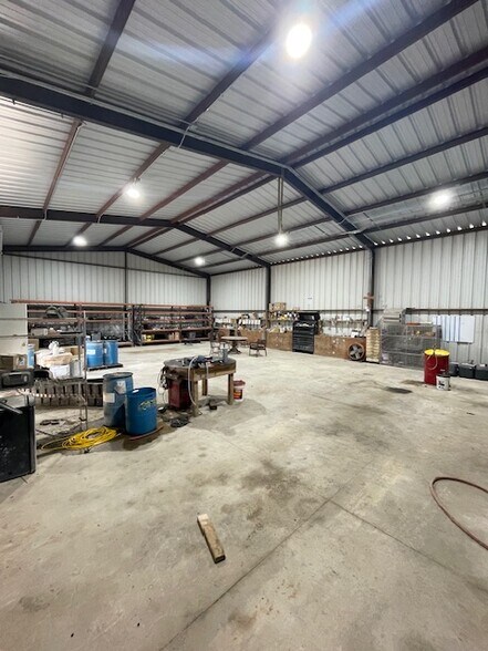 More Photos Of 1630 County Road 279, Liberty Hill Warehouse For Lease