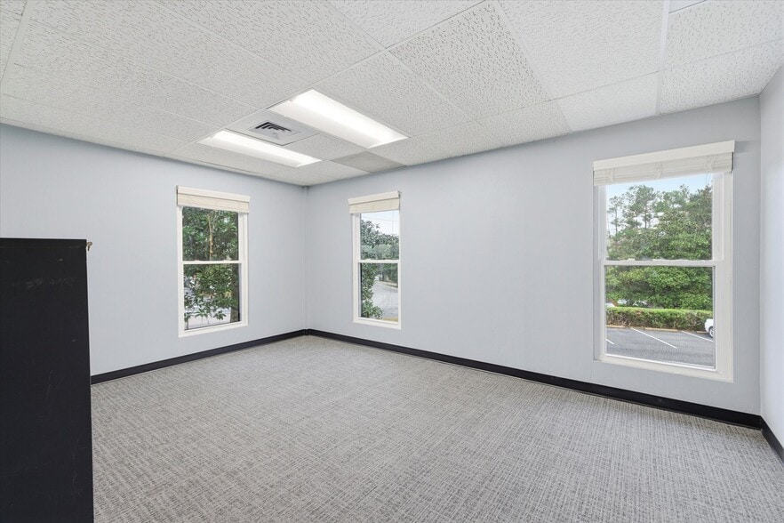 More Photos Of 150 John Knox Rd, Tallahassee Office For Lease