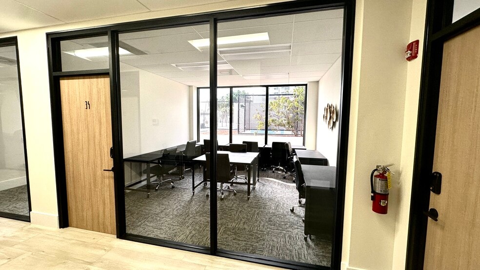 More Photos Of 600 NE 36th St, Miami Apartments For Lease