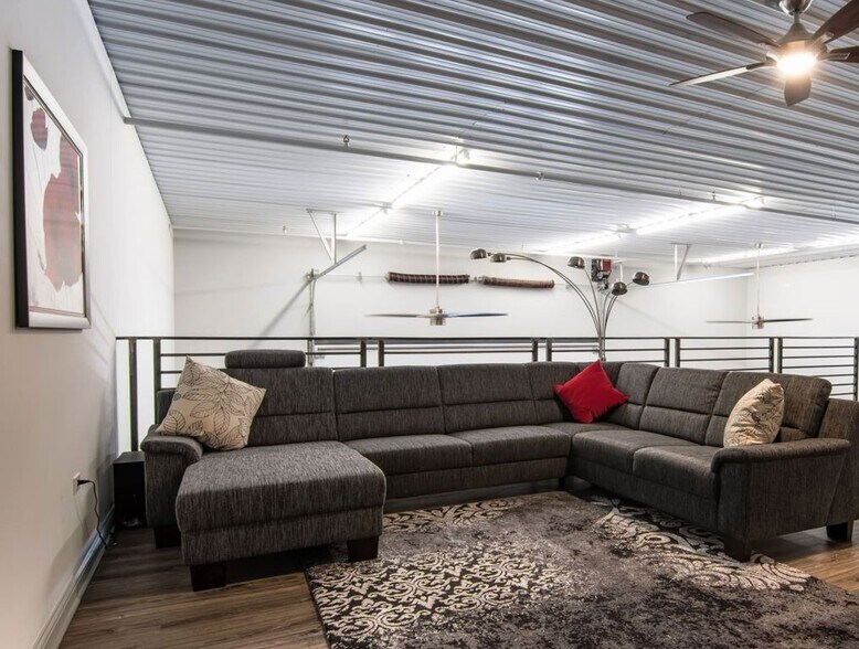 More Photos Of 940 McKinley Pky, Delano Light Manufacturing For Sale