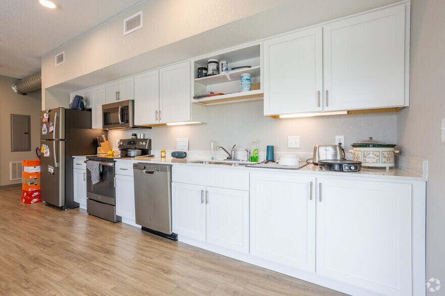 More Photos Of 200 W 1st St, Cedar Falls Apartments For Lease