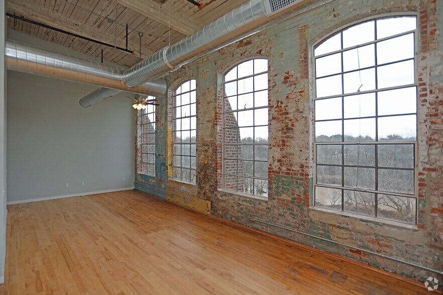 More Photos Of 116 E Main St, Haw River Apartments For Lease