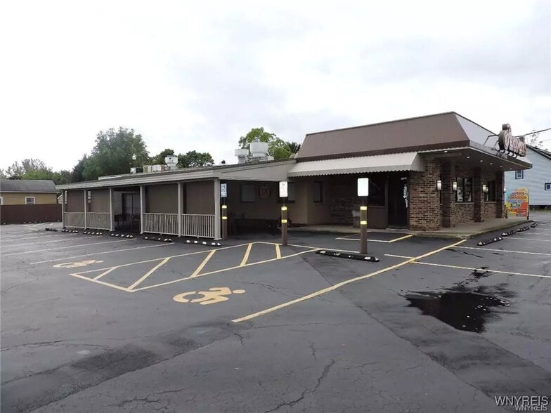 More Photos Of 5055 Broadway, Depew Restaurant For Sale