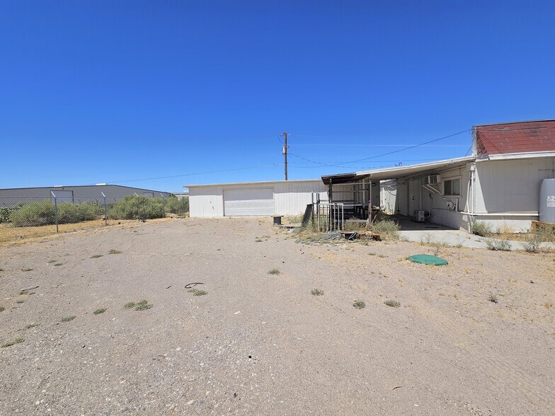 More Photos Of 10135 S Barrackman Rd, Mohave Valley Light Distribution For Lease