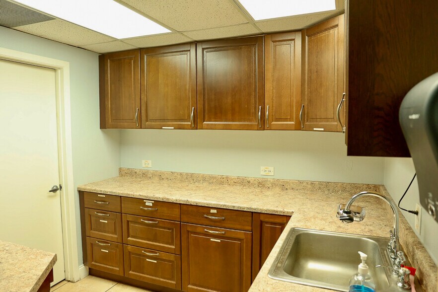 More Photos Of 1304 W Industrial Blvd, Round Rock Light Distribution For Lease