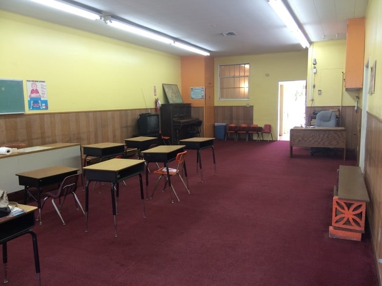 More Photos Of 12065 Paramount Blvd, Downey Storefront For Lease