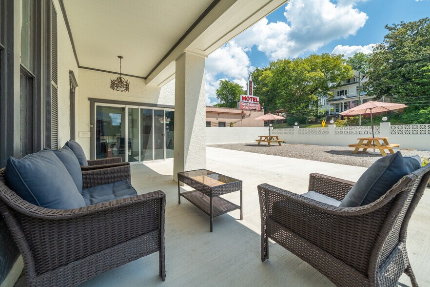 More Photos Of 741 Park Ave, Hot Springs Hotel For Sale