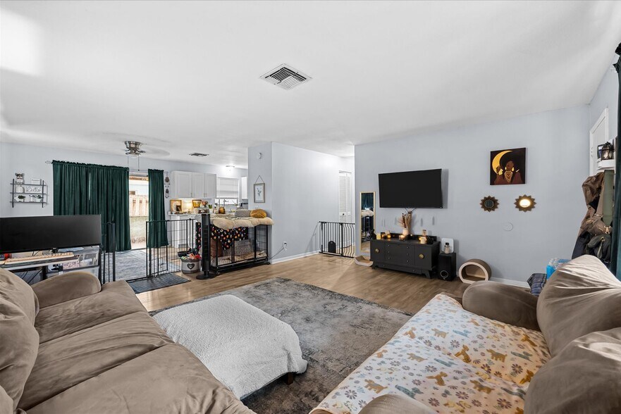 More Photos Of 3248 SE Golden Gate Ave, Stuart Apartments For Sale
