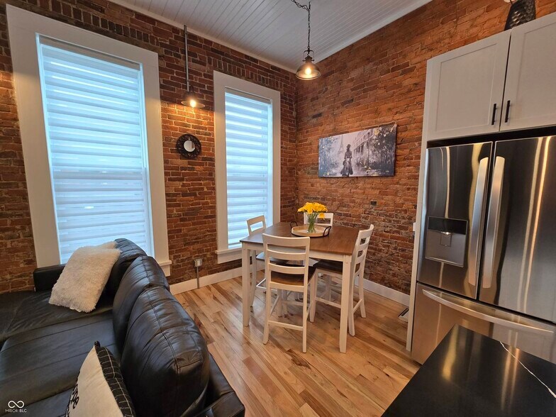 More Photos Of 15 S Indiana St, Greencastle Storefront Retail Office For Sale
