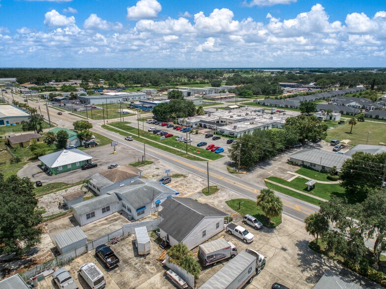 More Photos Of 2914 Kenilworth Blvd, Sebring Industrial For Sale