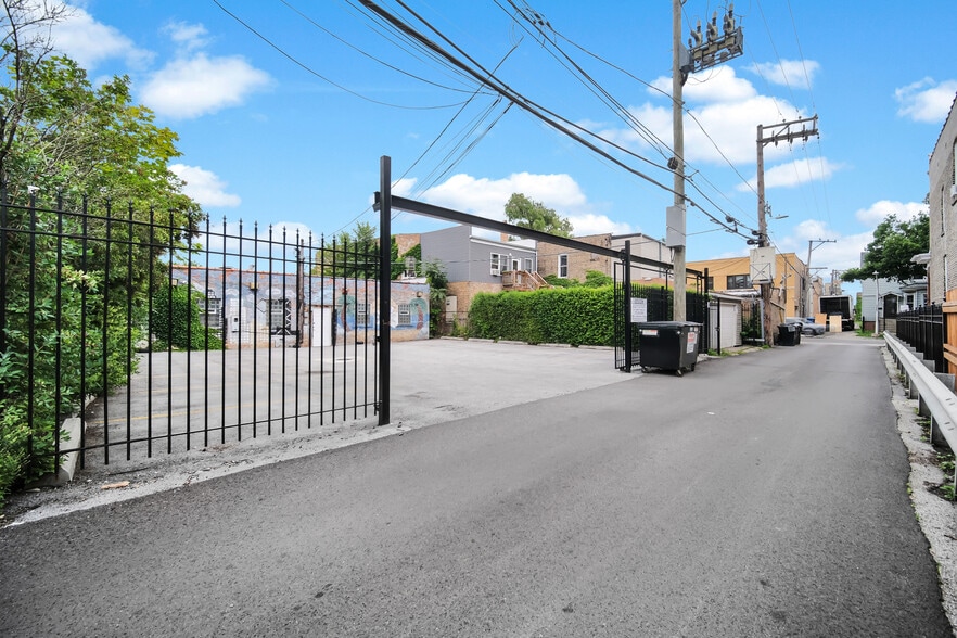 More Photos Of 3909 W Fullerton Ave, Chicago Medical For Sale